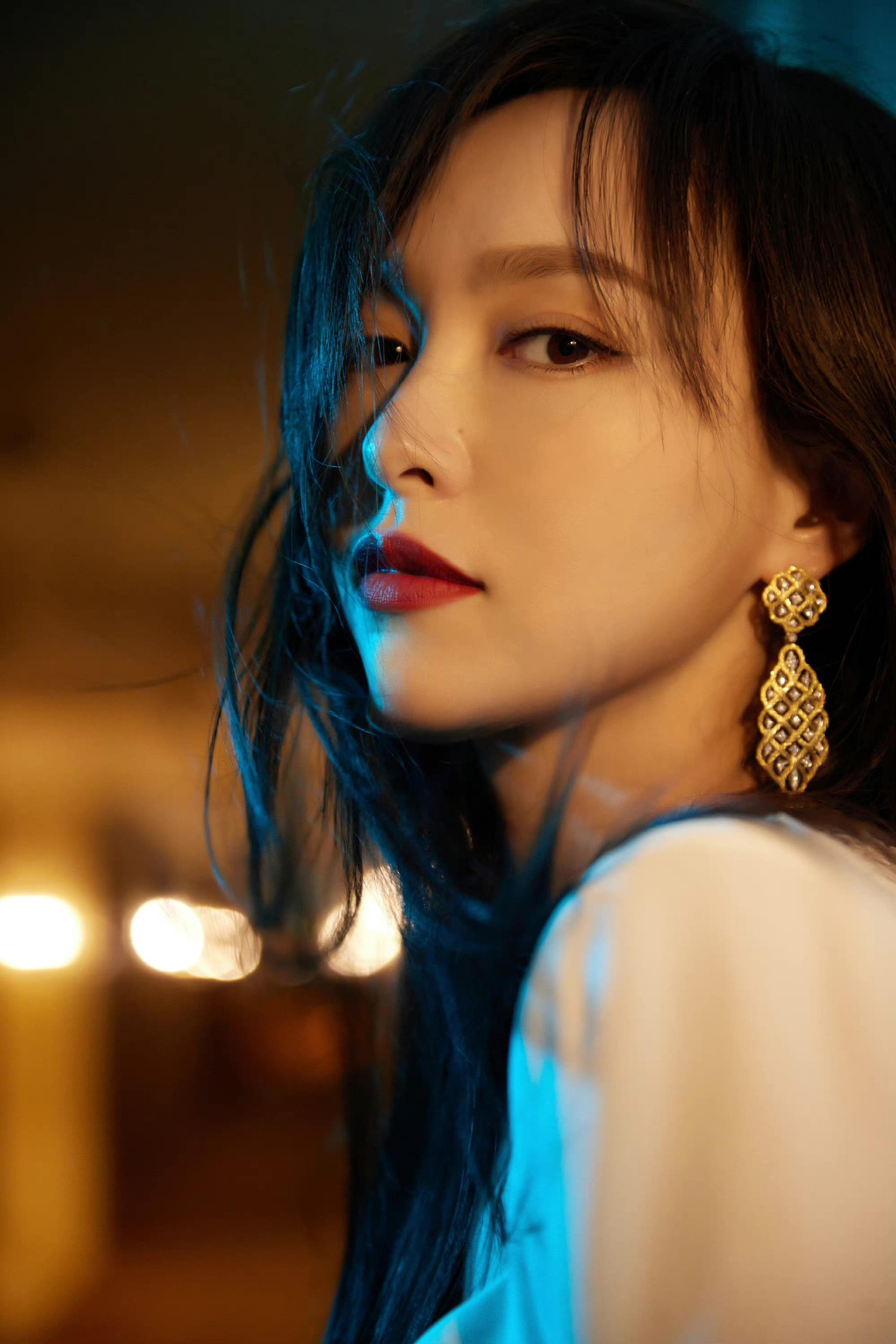 Trở thành đại diện thương hiệu mỹ phẩm nổi tiếng Whoo, Đường Yên khiến fan đứng ngồi không yên với khí chất như ngoài 20, sang trọng, kiều diễm. Trở thành đại diện thương hiệu mỹ phẩm nổi tiếng Whoo, Đường Yên khiến fan đứng ngồi không yên với khí chất như ngoài 20, sang trọng, kiều diễm.