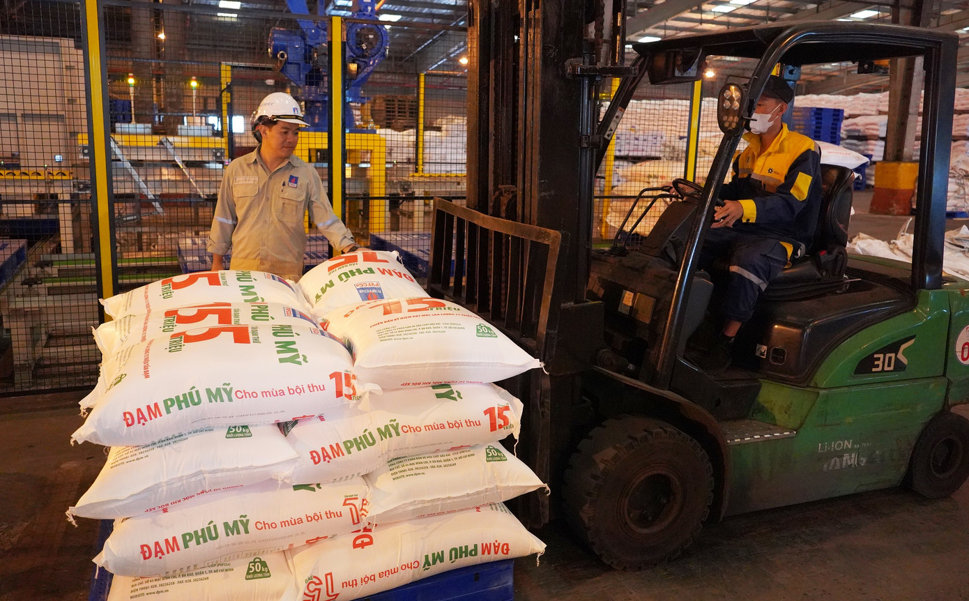 Tấn đạm thứ 15 triệu được đóng bao vào ngày 10/10/2023 Tấn đạm thứ 15 triệu được đóng bao vào ngày 10/10/2023