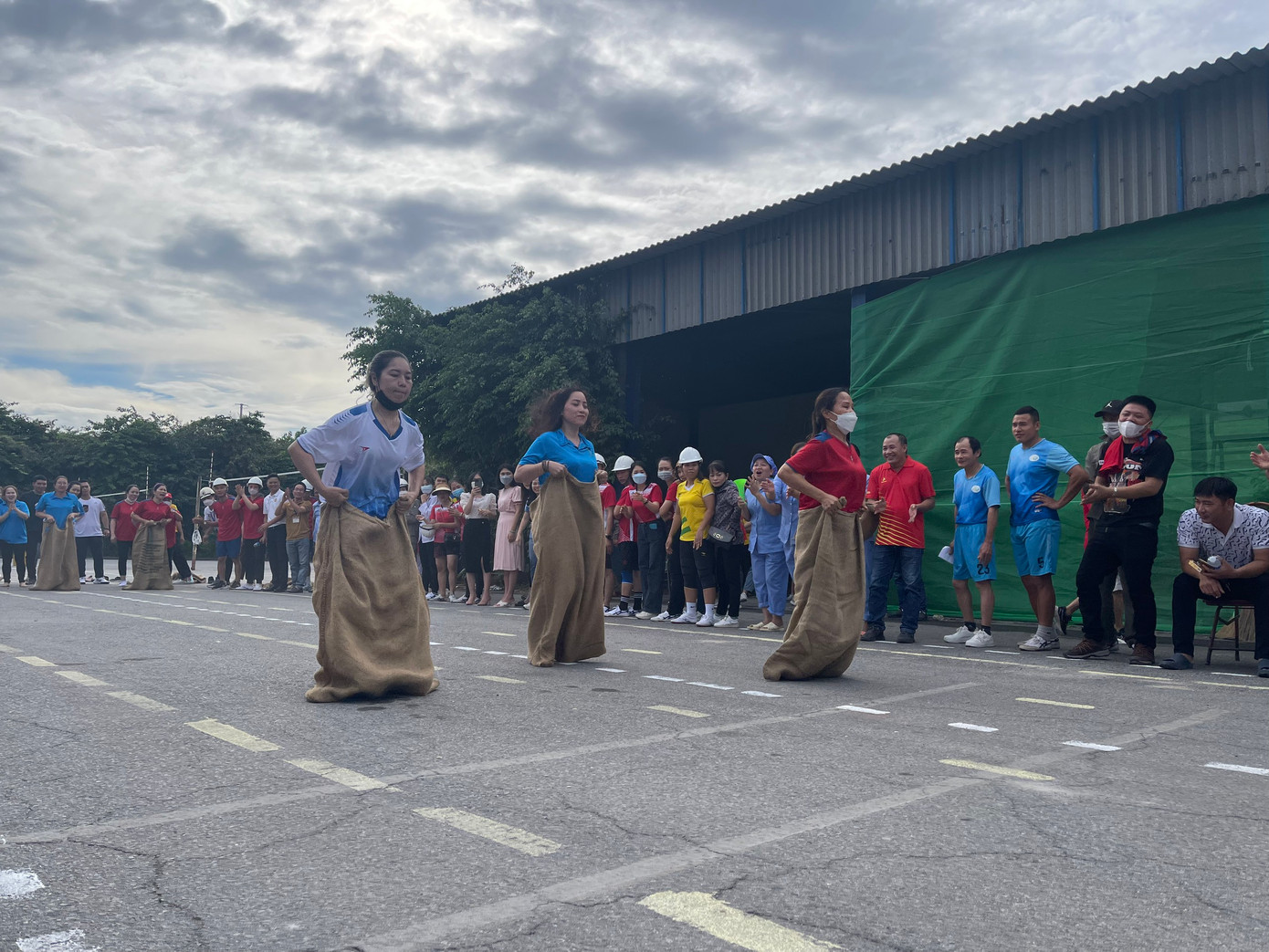 Nhiều hoạt động sôi nổi tại Hội thao Nhiều hoạt động sôi nổi tại Hội thao