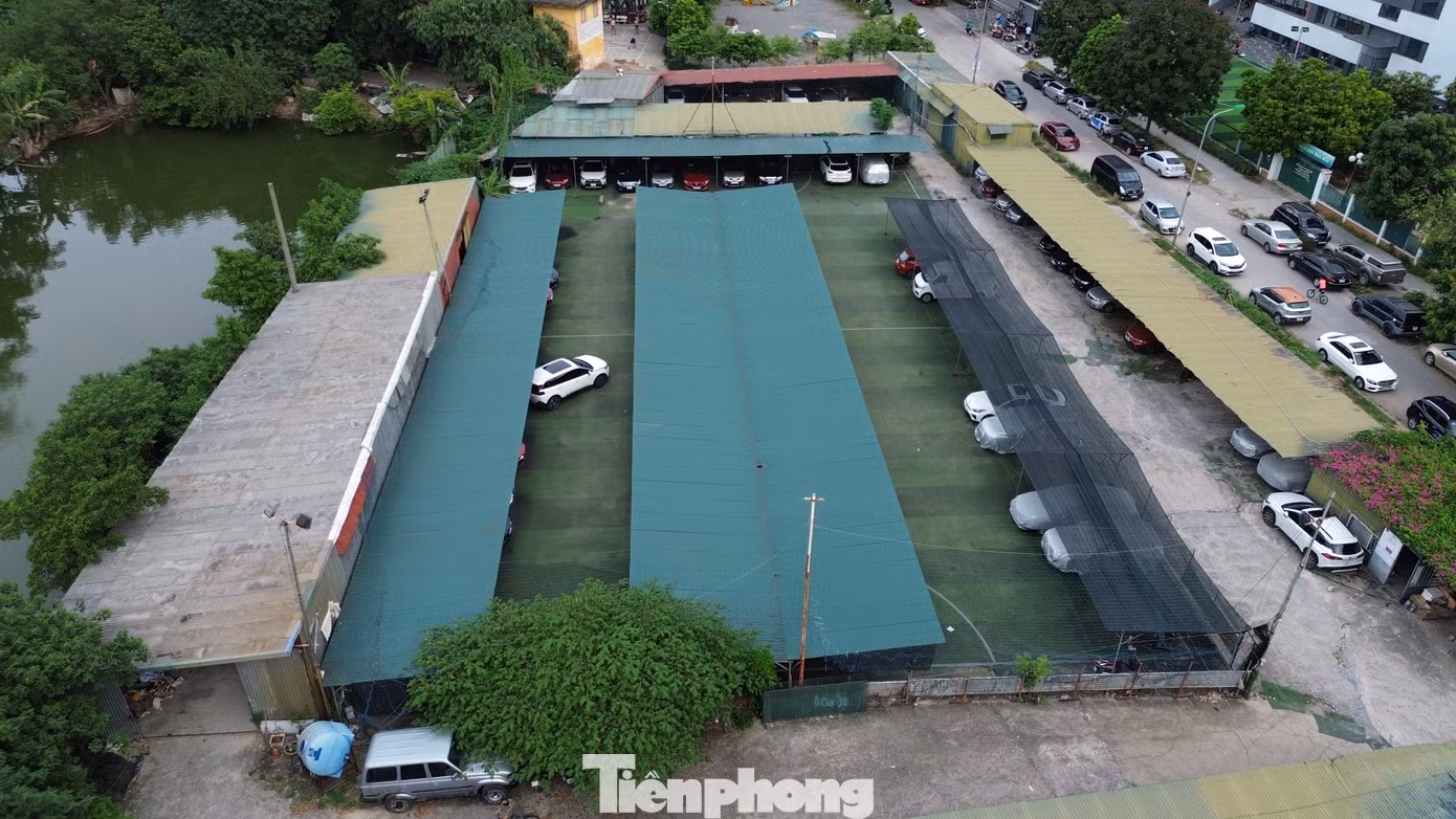 Một bãi xe trái phép trên địa bàn phường Đại Kim.