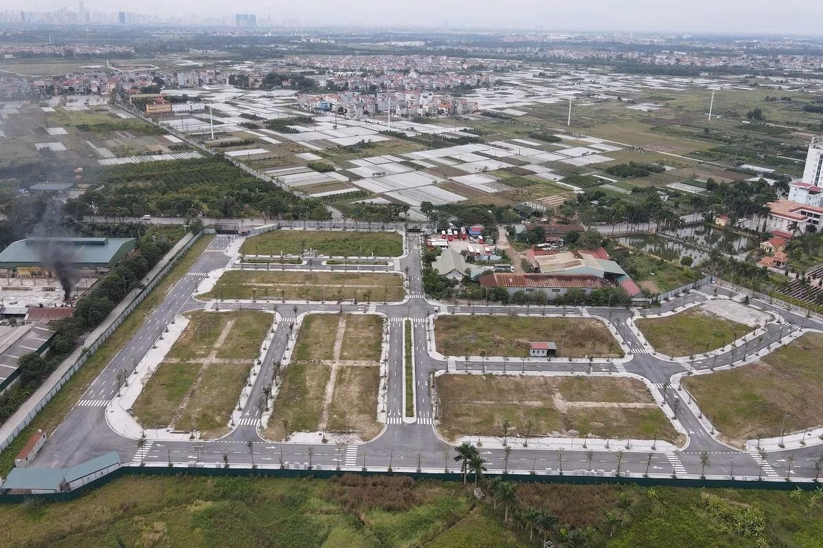 HĐND TP. Hà Nội đã thông qua Nghị quyết về mức hệ số điều chỉnh giá đất năm 2024 đối với một số trường hợp áp dụng hệ số theo quy định pháp luật làm căn cứ thu tiền sử dụng đất. HĐND TP. Hà Nội đã thông qua Nghị quyết về mức hệ số điều chỉnh giá đất năm 2024 đối với một số trường hợp áp dụng hệ số theo quy định pháp luật làm căn cứ thu tiền sử dụng đất.