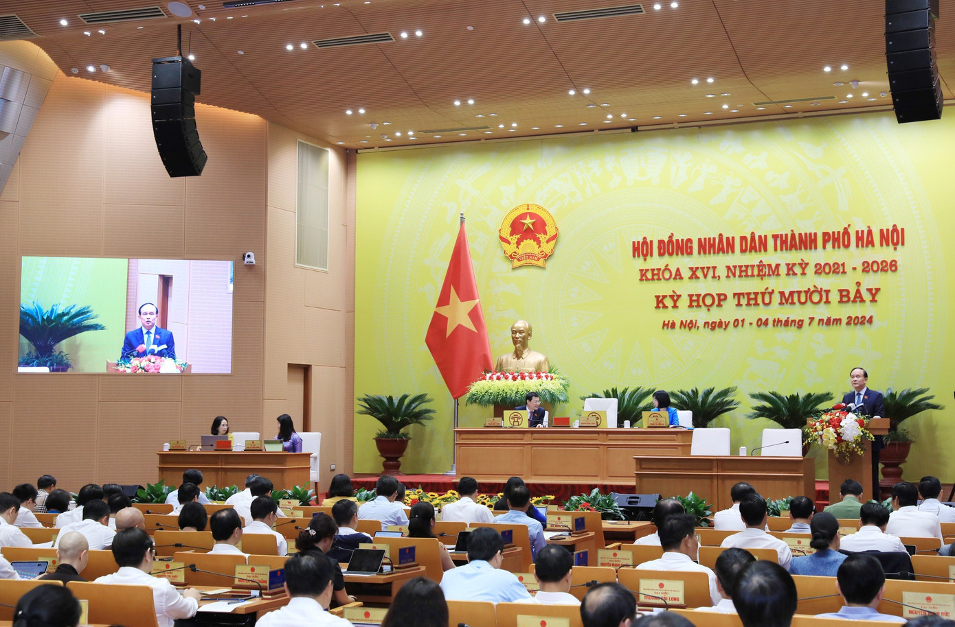 Phiên chất vấn và trả lời chất vấn tại HĐND TP. Hà Nội ngày 3/7. Phiên chất vấn và trả lời chất vấn tại HĐND TP. Hà Nội ngày 3/7.