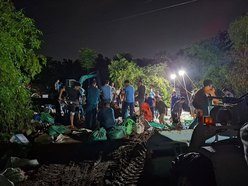 Các lực lượng xuyên đêm khắc phục sự cố