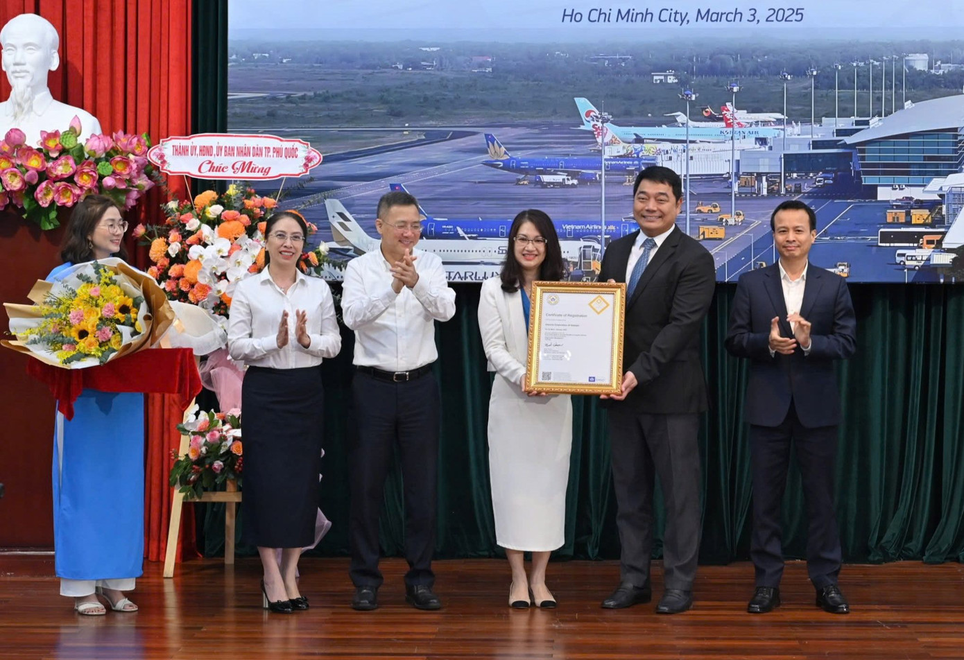 IATA trao chứng nhận ISAGO cho ACV và Cảng HKQT Phú Quốc. Ảnh: ACV.