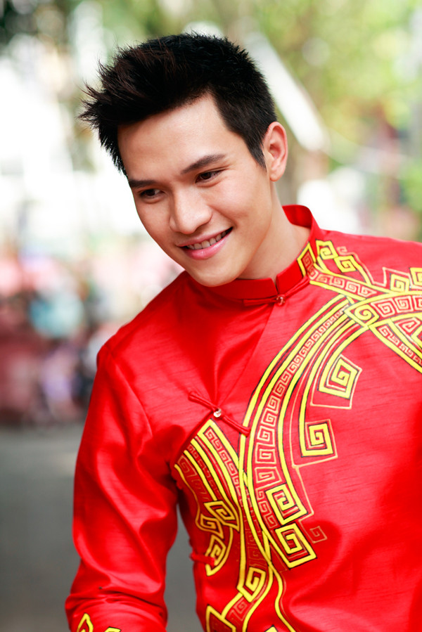 Lâm Chi Khanh đẹp dịu dàng với áo dài ảnh 8