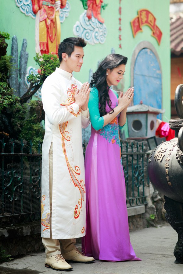 Lâm Chi Khanh đẹp dịu dàng với áo dài ảnh 2