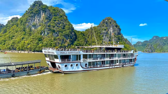 Ngành du lịch chưa khôi phục hoàn toàn khi khách quốc tế thưa thớt.