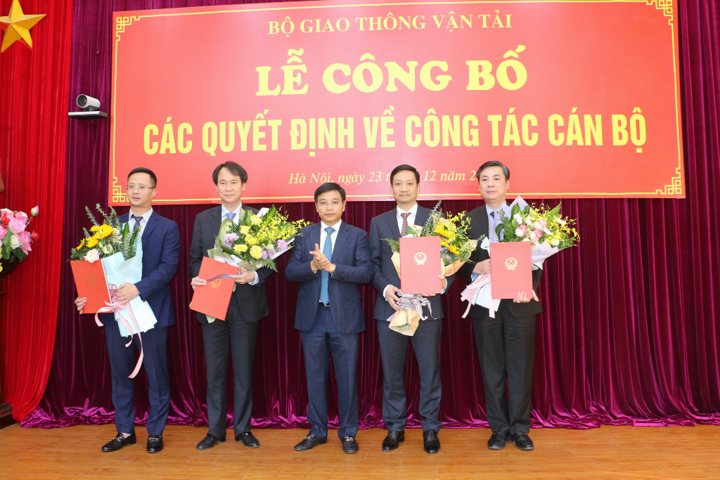 Bộ trưởng Nguyễn Văn Thắng phát biểu tại buổi lễ công bố các quyết định bổ nhiệm. Bộ trưởng Nguyễn Văn Thắng phát biểu tại buổi lễ công bố các quyết định bổ nhiệm.