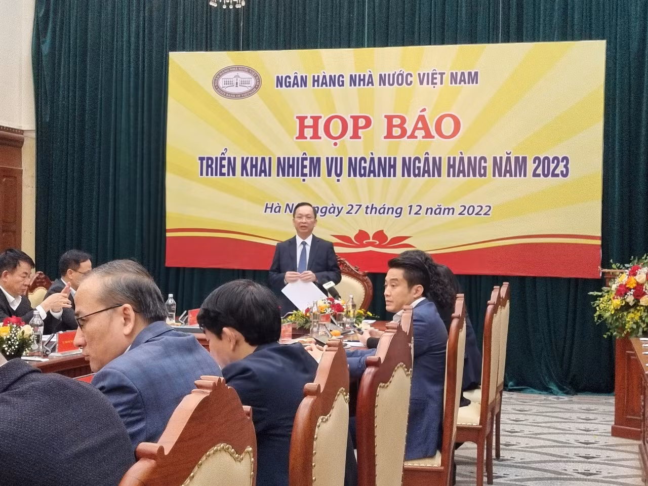 Quang cảnh buổi họp báo tại Ngân hàng Nhà nước sáng 27/12.