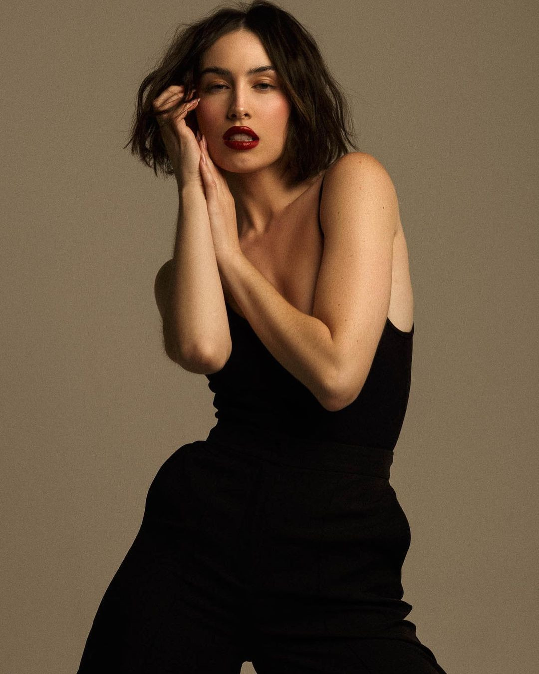 Người đẹp đại diện Brazil tham dự Hoa hậu Trái Đất 2012 tổ chức ở Philippines và lọt vào top 12 chung cuộc.