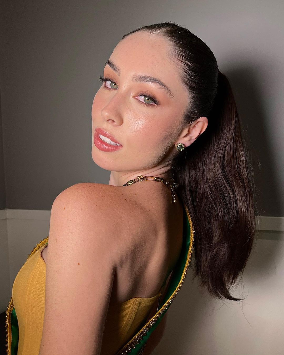 Cô theo đuổi dự án xã hội có tên Hạt giống tốt, nhằm mục đích giáo dục trẻ em về tầm quan trọng của chúng và cách chúng ta đoàn kết vì một mục đích lớn hơn, từ đó trở thành những người bảo vệ điều tốt đẹp cho tương lai.