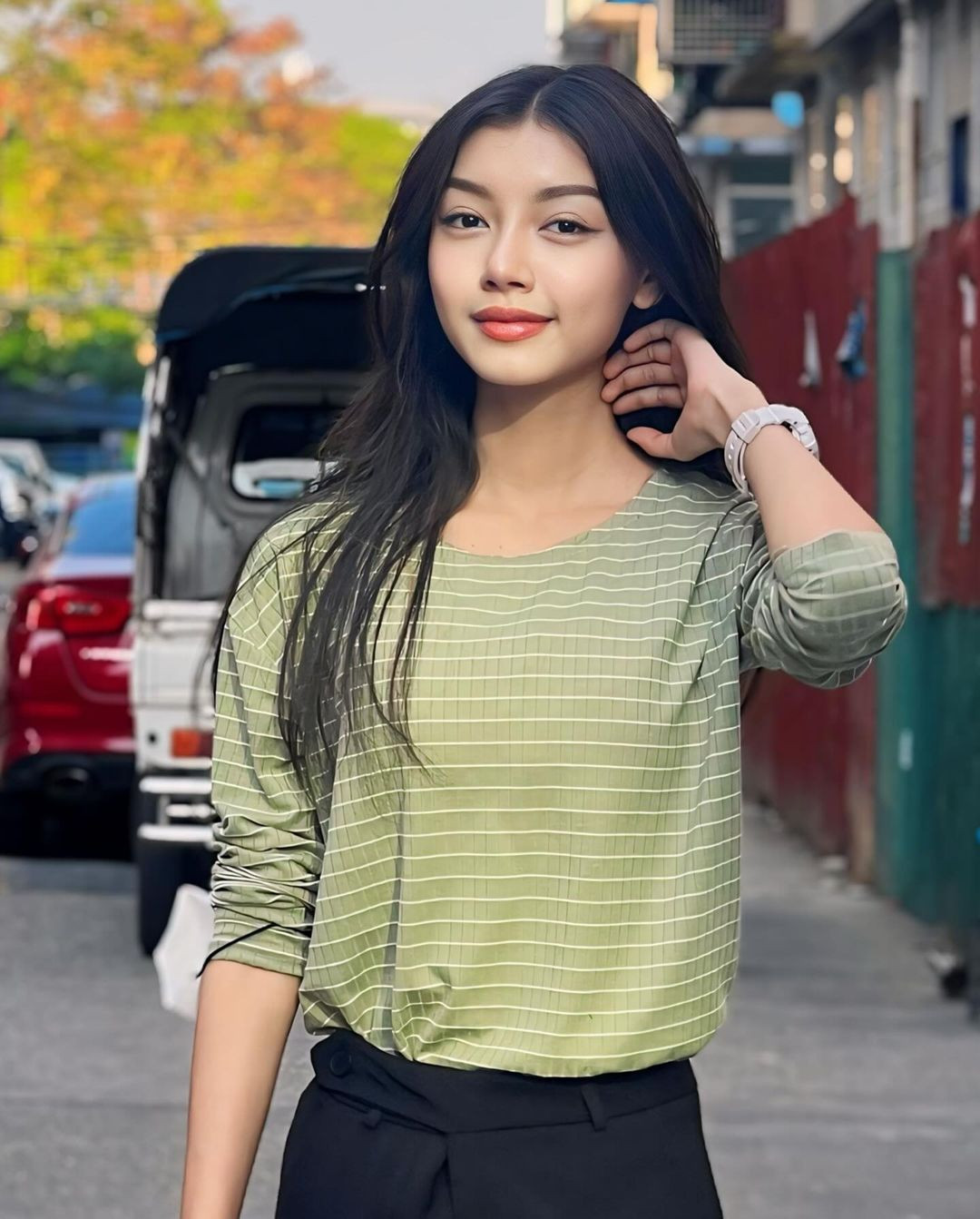 Khi để mặt mộc, Thae Su Nyein có nhan sắc tươi trẻ của người đẹp 16 tuổi.