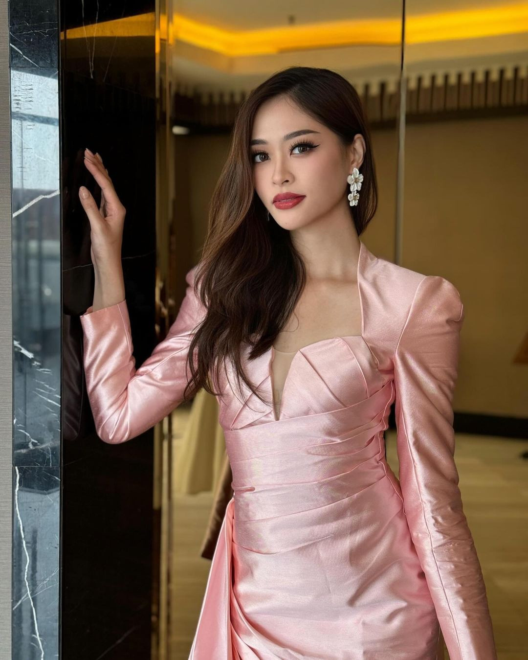 Người đẹp chia sẻ thêm: "Điều thực sự quan trọng hiện giờ là chúng ta nên cùng nhau tạo ra một môi trường an toàn cho phụ nữ".