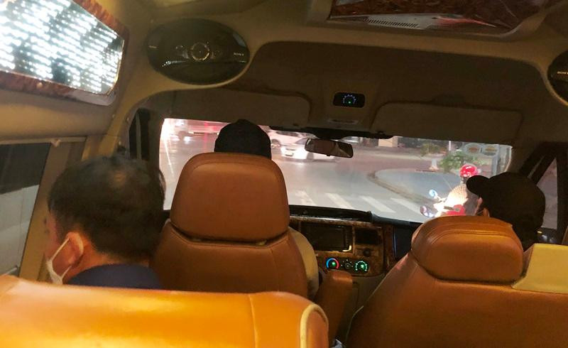 Với những chuyến có ít khách về Triệu Sơn với đầu Hà Nội về, xe của Hải Vân Travel liền "sang" khách đến xe nhỏ hơn để chạy lên Triệu Sơn. Với những chuyến có ít khách về Triệu Sơn với đầu Hà Nội về, xe của Hải Vân Travel liền "sang" khách đến xe nhỏ hơn để chạy lên Triệu Sơn.