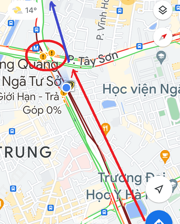 Quan sát bản đồ giao thông trên google map tối qua thể hiện, trong khi đường Láng không ùn tắc (đường theo mũi tên màu xanh), nhưng chiều đường trên cao Vành đai 2 (đường theo mũi tên màu đỏ) đến nút giao Ngã Tư Sở (vòng tròn đỏ) lại ùn tắc kéo dài. Như vậy, ngoài lưu lượng cao, có thể khẳng định công tác tổ chức giao thông và điều tiết thời gian chờ đèn đỏ ở đây đang có nhiều bất cập.