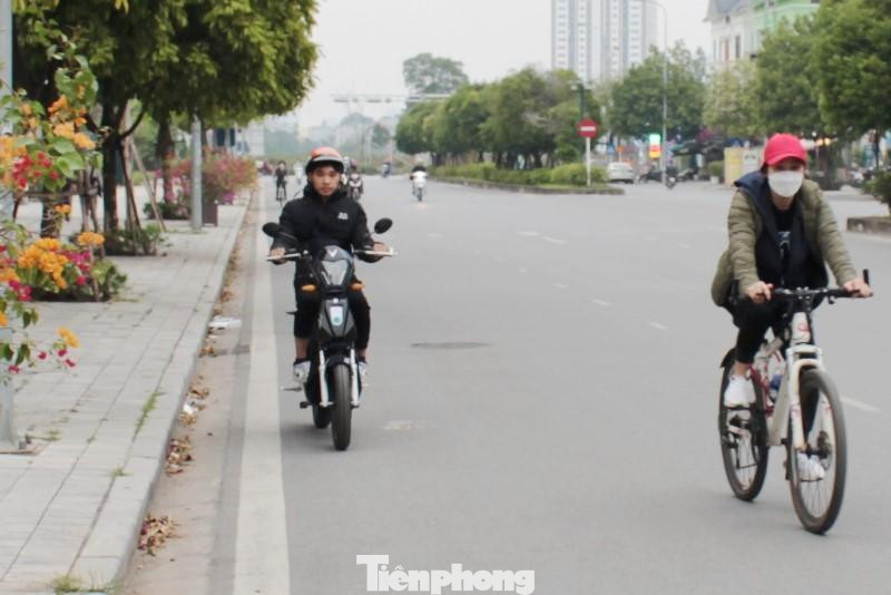 Xe điện 2 bánh hoạt động trên đường Hà Nội trong 2 ngày qua.