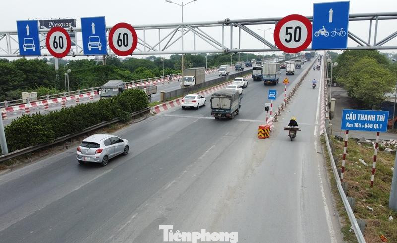 Theo thiết kế, tốc độ xe lưu thông trên Vành đai 3 và cầu Thanh Trì là 100km/h, tuy nhiên để phù hợp với phương án tổ chức giao thông của Sở GTVT Hà Nội và giảm va chạm, hiện nay tốc độ xe đi qua cầu Thanh Trì được hạn chế ở tốc độ ô tô đi 60km/h, xe máy đi 50 km/h.