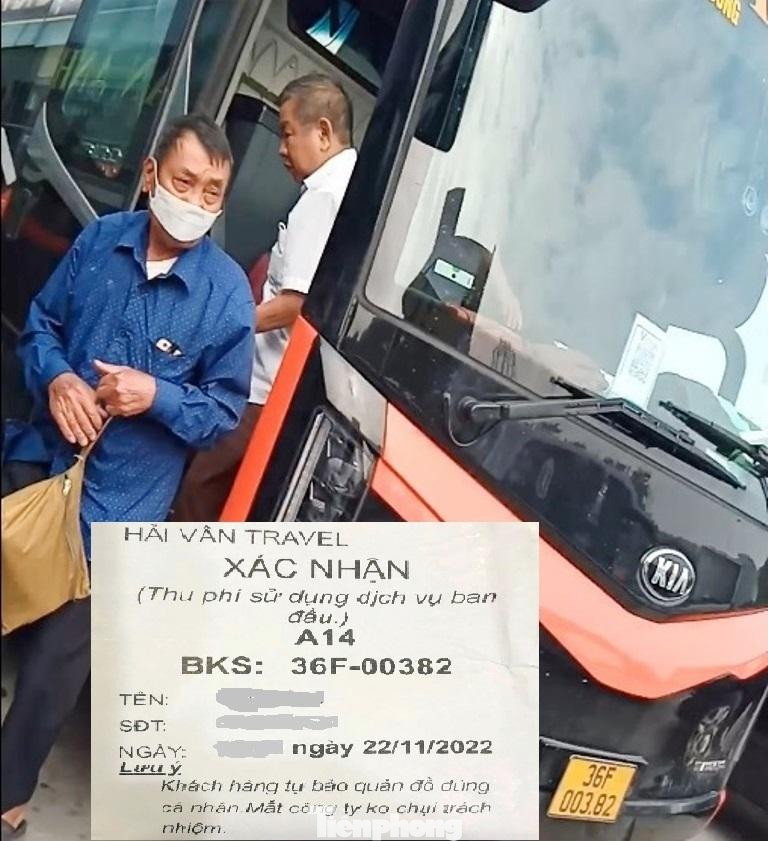 Đăng ký và báo cáo cơ quan chức năng là hoạt động xe hợp đồng nhưng nhà xe Hải Vân Travel và xe đi mượn của nhà xe Vân Anh đang hoạt động, thu tiền của khách theo tuyến cố định.