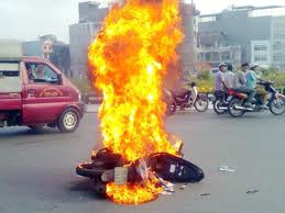 Hiện tượng cháy nổ xe liên tiếp gây tâm lý hoang mang trong nhân dân