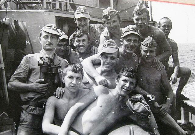 1979, Biển Đông, các thủy thủ và thủy thủ trưởng hết ca trực (lưu trữ của trung sỹ hải quân về hưu Оvsiankin V.А.)