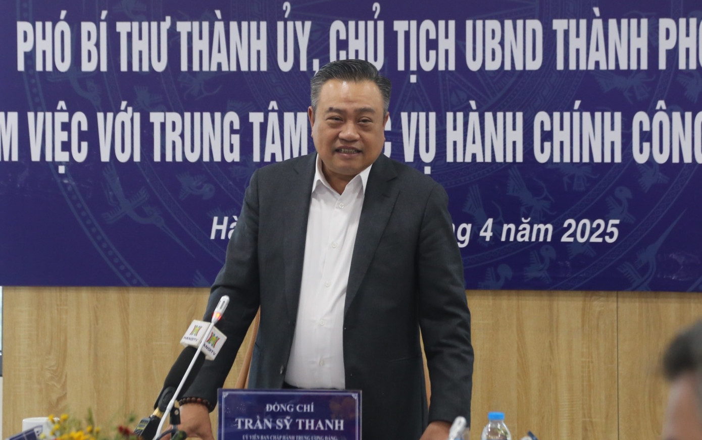 Chủ tịch UBND thành phố Hà Nội Trần Sỹ Thanh phát biểu tại buổi làm việc. Ảnh: QP. Chủ tịch UBND thành phố Hà Nội Trần Sỹ Thanh phát biểu tại buổi làm việc. Ảnh: QP.