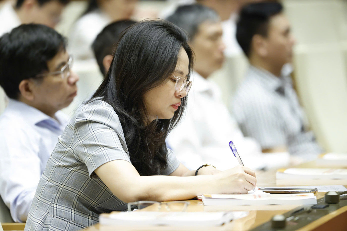 Các đại biểu dự hội nghị tại Hội trường Diên Hồng.