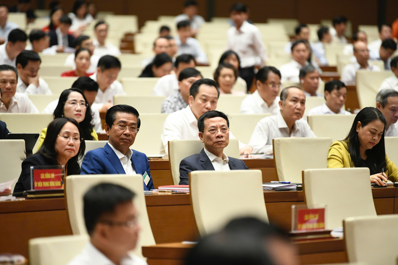 Các đại biểu dự hội nghị tại Hội trường Diên Hồng.