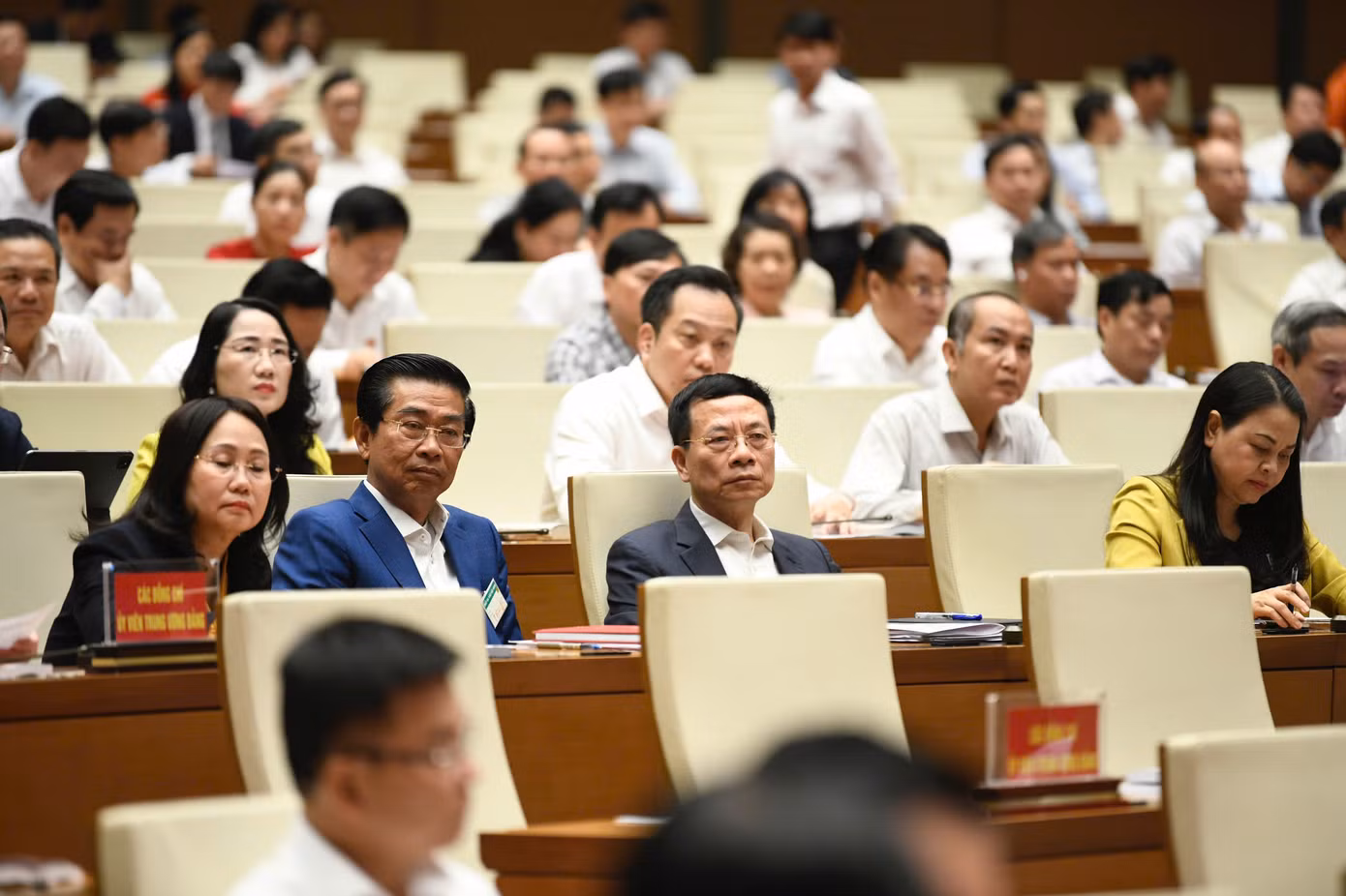 Các đại biểu dự hội nghị tại Hội trường Diên Hồng.