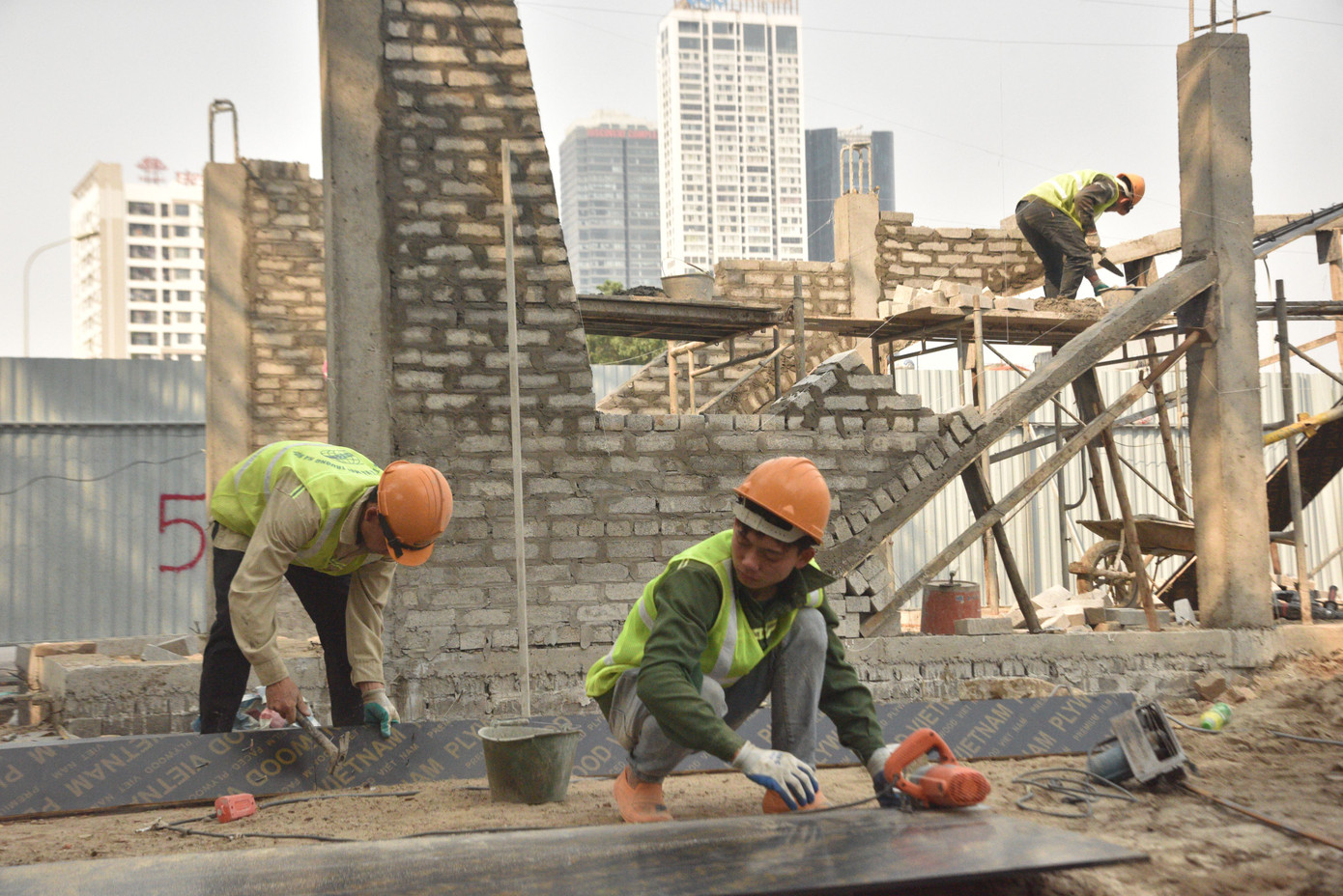 Quy mô dự án gồm cải tạo nâng cấp công viên với diện tích hơn 95.000 m2; diện tích hồ nước hơn 14.800 m2; diện tích xây dựng công trình gồm chòi nghỉ, nhà vệ sinh… gần 900 m2.