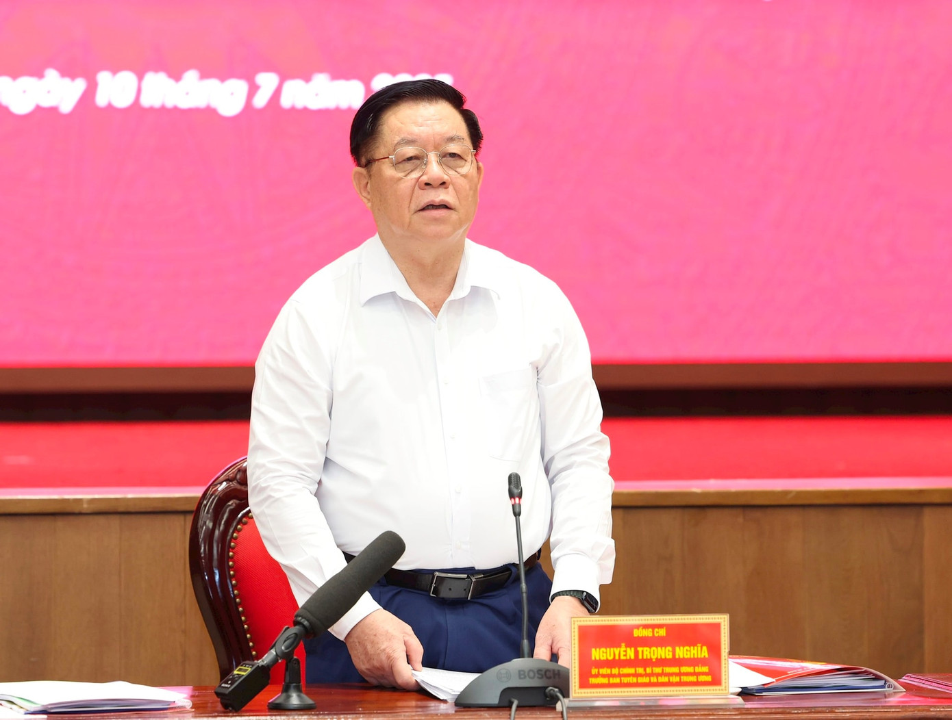 Ông Nguyễn Trọng Nghĩa, Ủy viên Bộ Chính trị, Bí thư Trung ương Đảng, Trưởng Ban Tuyên giáo và Dân vận Trung ương, Phó Trưởng ban Thường trực Ban Chỉ đạo Trung ương kỷ niệm các ngày lễ lớn và sự kiện lịch sử quan trọng của đất nước trong 3 năm 2023-2025, phát biểu tại hội nghị. Ảnh: Viết Thành. Ông Nguyễn Trọng Nghĩa, Ủy viên Bộ Chính trị, Bí thư Trung ương Đảng, Trưởng Ban Tuyên giáo và Dân vận Trung ương, Phó Trưởng ban Thường trực Ban Chỉ đạo Trung ương kỷ niệm các ngày lễ lớn và sự kiện lịch sử quan trọng của đất nước trong 3 năm 2023-2025, phát biểu tại hội nghị. Ảnh: Viết Thành.