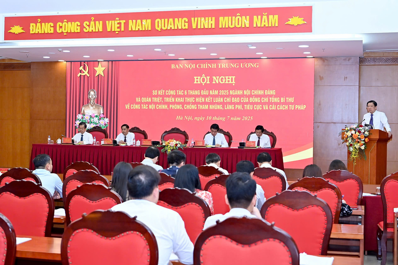 Trưởng Ban Nội chính Trung ương Phan Đình Trạc phát biểu tại hội nghị. Ảnh: Đăng Khoa.