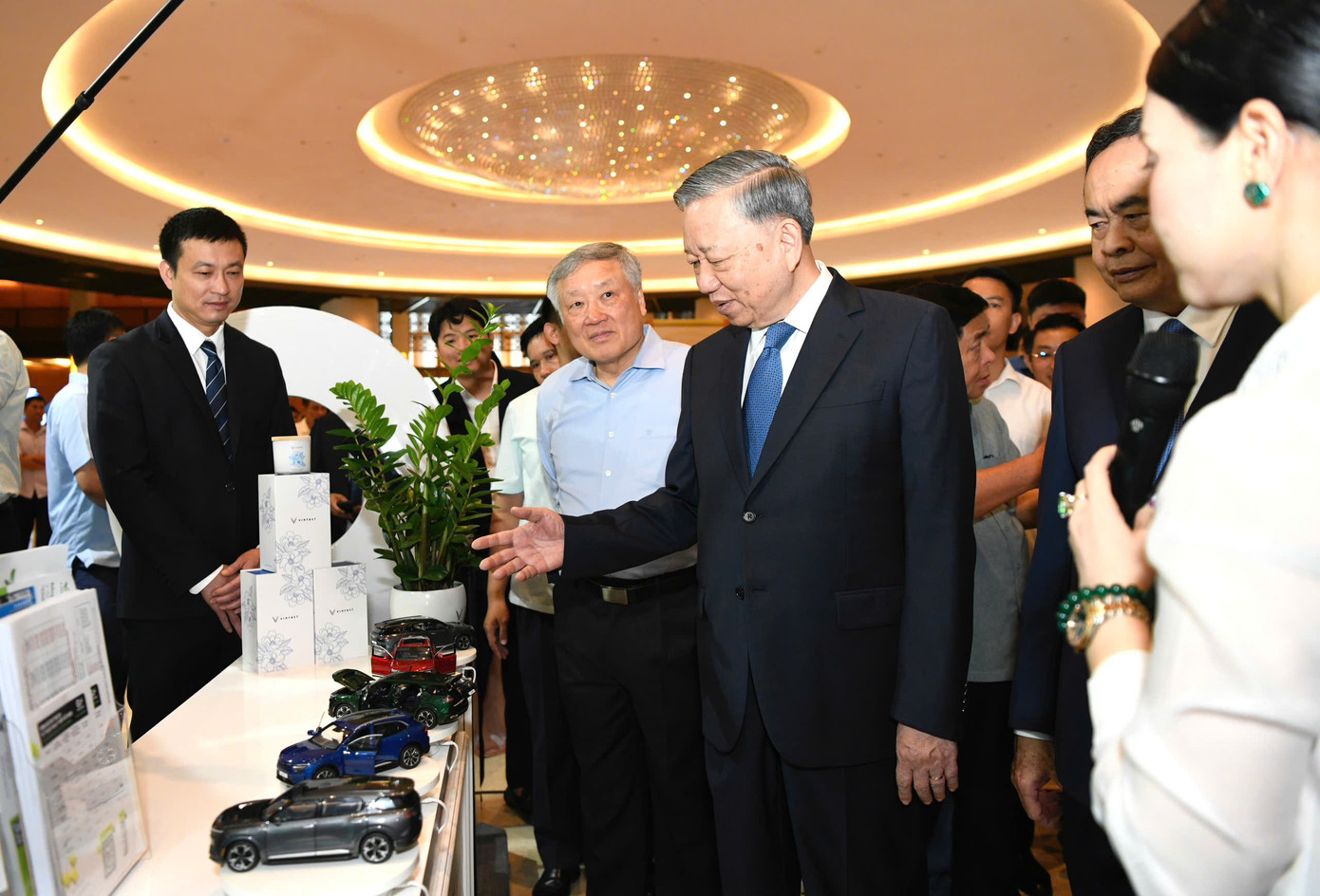 Tổng Bí thư Tô Lâm động viên các doanh nghiệp tư nhân tiếp tục phát triển, đóng góp nhiều hơn nữa cho công cuộc xây dựng và phát triển đất nước trong kỷ nguyên mới. Ảnh: Như Ý.