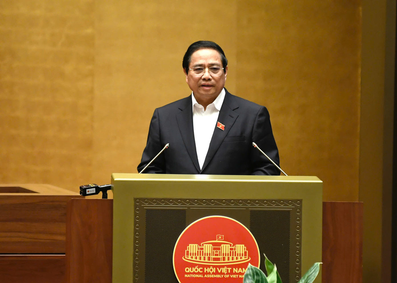 Tại hội nghị, Thủ tướng Phạm Minh Chính trình bày chuyên đề về Nghị quyết 68 về phát triển kinh tế tư nhân; các chương trình hành động của Chính phủ thực hiện Nghị quyết 68. Chủ tịch Quốc hội Trần Thanh Mẫn trình bày chuyên đề Nghị quyết 66-NQ/TW của Bộ Chính trị về đổi mới công tác xây dựng và thi hành pháp luật đáp ứng yêu cầu phát triển đất nước trong kỷ nguyên mới. Ảnh: Như Ý.