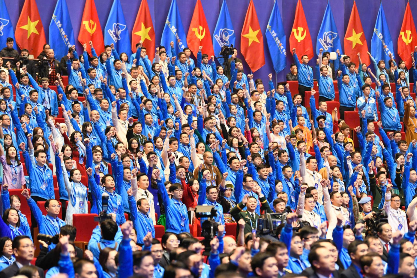 Kết luận của Bộ Chính trị nhấn mạnh, cần khơi dậy ý chí, khát vọng, phát huy vai trò tiên phong, nòng cốt, xung kích của thanh niên. Ảnh: PV.