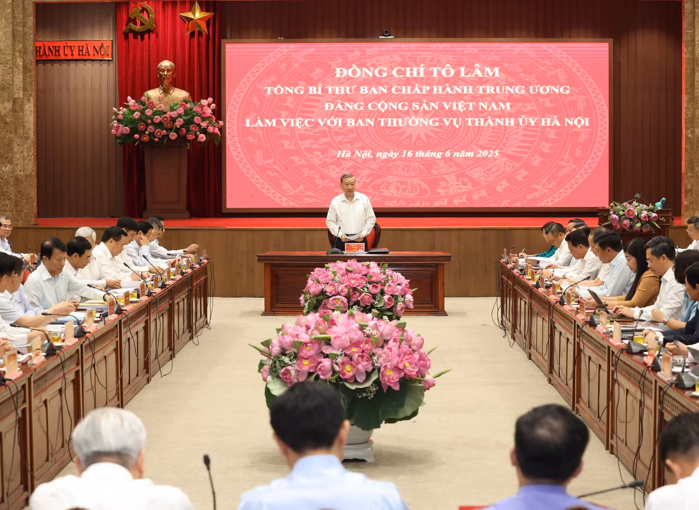 Quang cảnh buổi làm việc. Ảnh: Nhật Minh. Quang cảnh buổi làm việc. Ảnh: Nhật Minh.