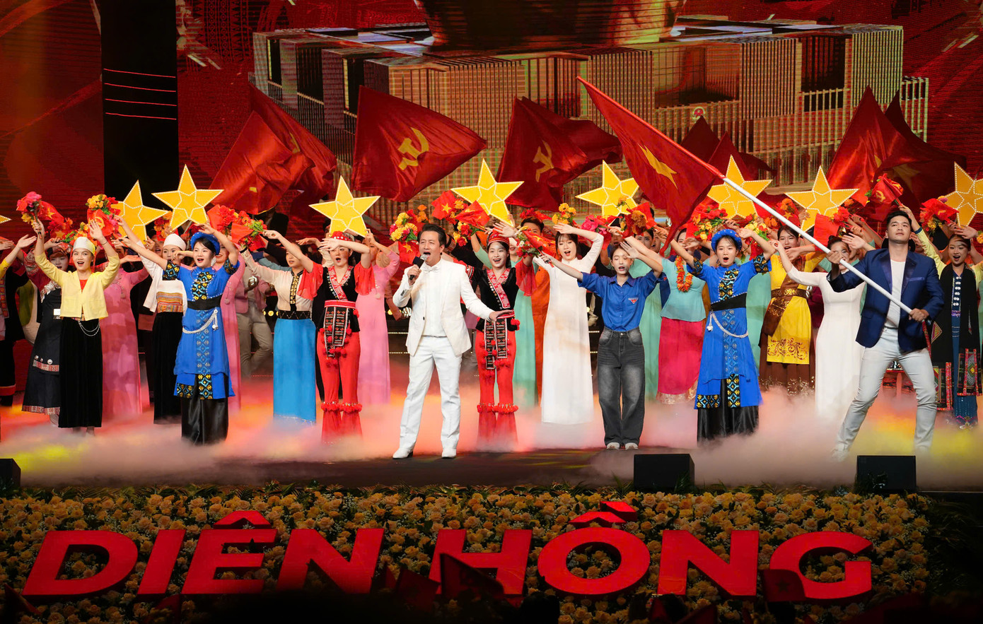 Nhiều tiết mục văn nghệ đặc sắc tại chương trình. Ảnh: Hoàng Mạnh Thắng. Nhiều tiết mục văn nghệ đặc sắc tại chương trình. Ảnh: Hoàng Mạnh Thắng.