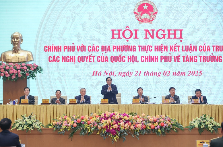 Thủ tướng Phạm Minh Chính và các Phó Thủ tướng Chính phủ chủ trì hội nghị Chính phủ với các địa phương, ngày 21/2. Ảnh: VGP. Thủ tướng Phạm Minh Chính và các Phó Thủ tướng Chính phủ chủ trì hội nghị Chính phủ với các địa phương, ngày 21/2. Ảnh: VGP.