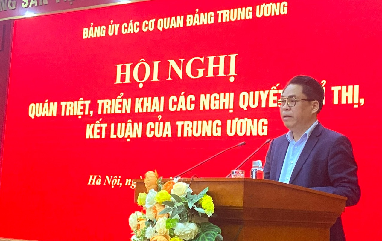Phó trưởng Ban Tổ chức Trung ương Phan Thăng An trao đổi tại hội nghị. Ảnh: N.H.