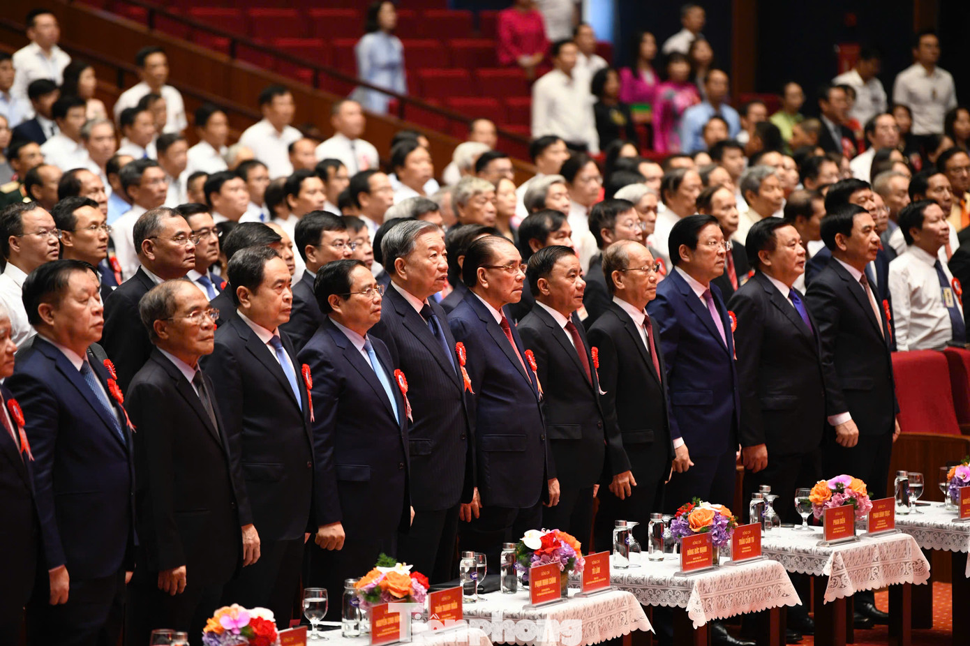 Tổng Bí thư Tô Lâm và các đồng chí lãnh đạo, nguyên lãnh đạo Đảng, Nhà nước dự Lễ kỷ niệm 100 năm Ngày Báo chí Cách mạng Việt Nam, sáng 21/6. Ảnh: Như Ý.