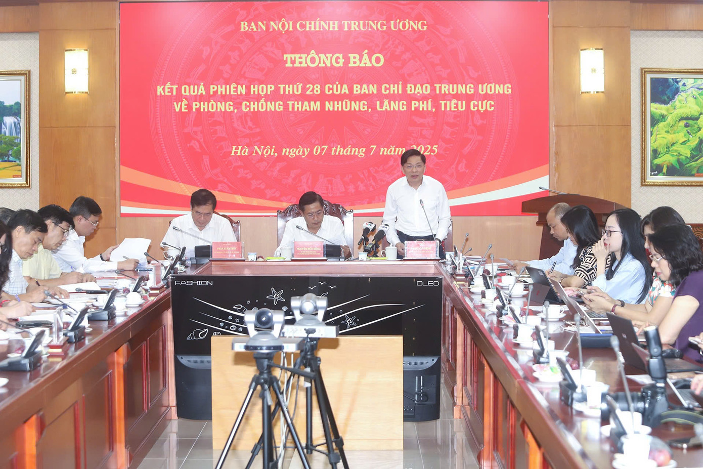 Cuộc họp thông báo kết quả phiên họp thứ 28 của Ban Chỉ đạo Trung ương về phòng, chống tham nhũng, lãng phí, tiêu cực. Ảnh: TT. Cuộc họp thông báo kết quả phiên họp thứ 28 của Ban Chỉ đạo Trung ương về phòng, chống tham nhũng, lãng phí, tiêu cực. Ảnh: TT.