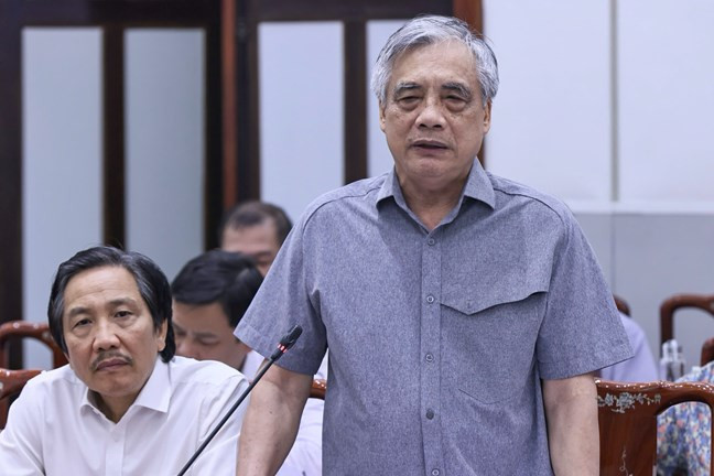 Chuyên gia kinh tế Trần Đình Thiên nêu ý kiến tại hội nghị. Ảnh: Quang Vinh.