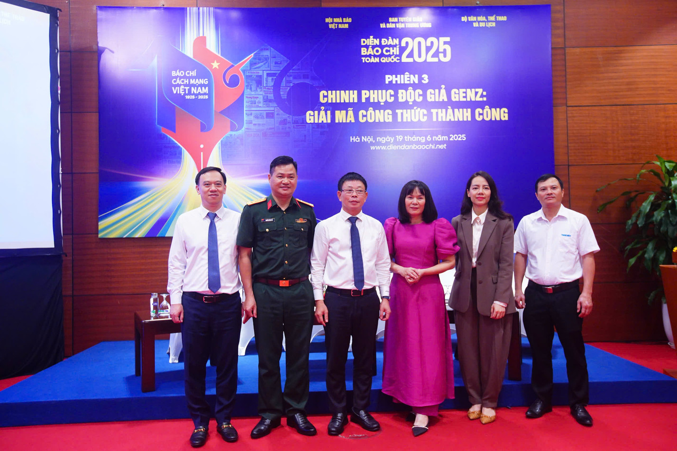 Các diễn giả tại phiên 3 diễn đàn. Ảnh: Duy Phạm.