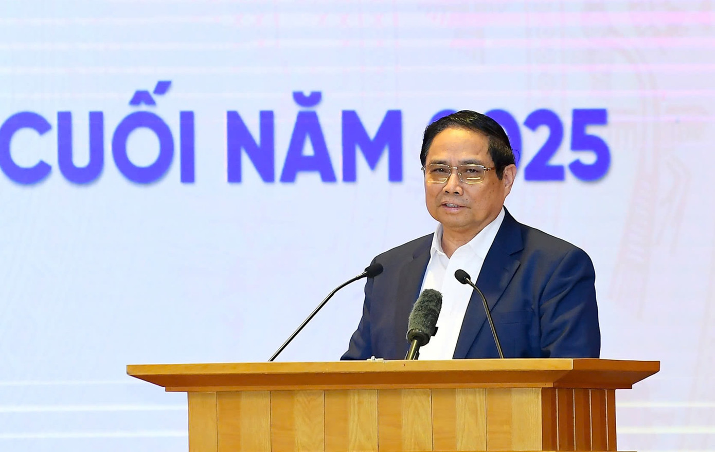 Thủ tướng Chính phủ Phạm Minh Chính, Chủ nhiệm Uỷ ban Kiểm tra Trung ương Nguyễn Duy Ngọc và Trưởng Ban Chính sách, chiến lược Trung ương Trần Lưu Quang phát biểu tại hội nghị. Ảnh: Tuấn Huy.