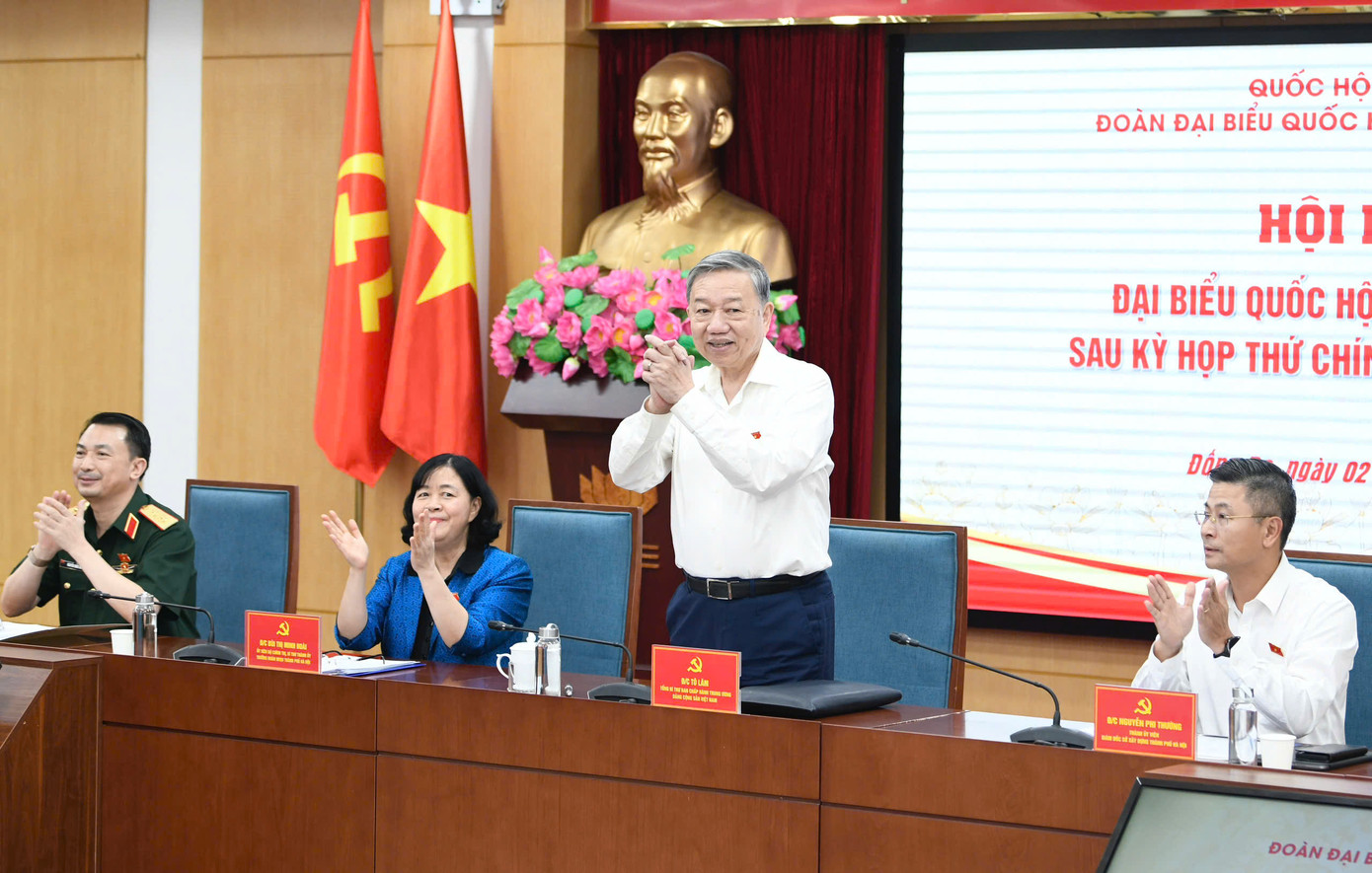 Tổng Bí thư Tô Lâm và các đại biểu Quốc hội thuộc đơn vị bầu cử số 1 tiếp xúc cử tri 11 phường ở TP Hà Nội, thông tin về những kết quả của Kỳ họp thứ 9, Quốc hội khoá XV. Ảnh: Như Ý.