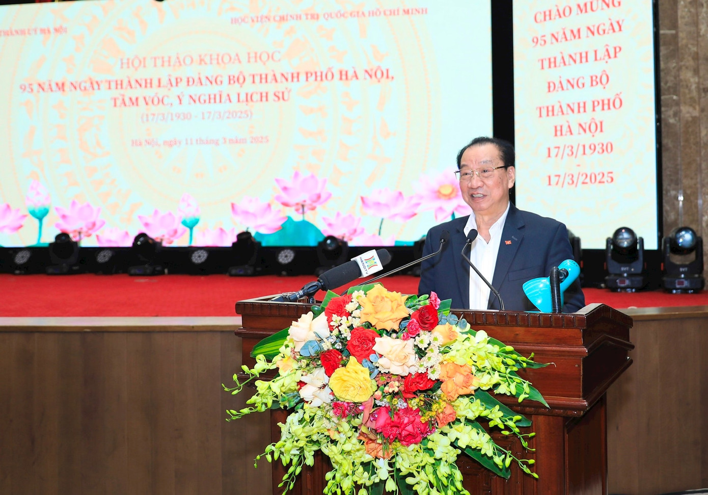 GS.TS Phùng Hữu Phú - nguyên Phó Bí thư Thường trực Thành ủy, nguyên Chủ tịch HĐND thành phố Hà Nội tham luận tại hội thảo. Ảnh: Quang Thái.