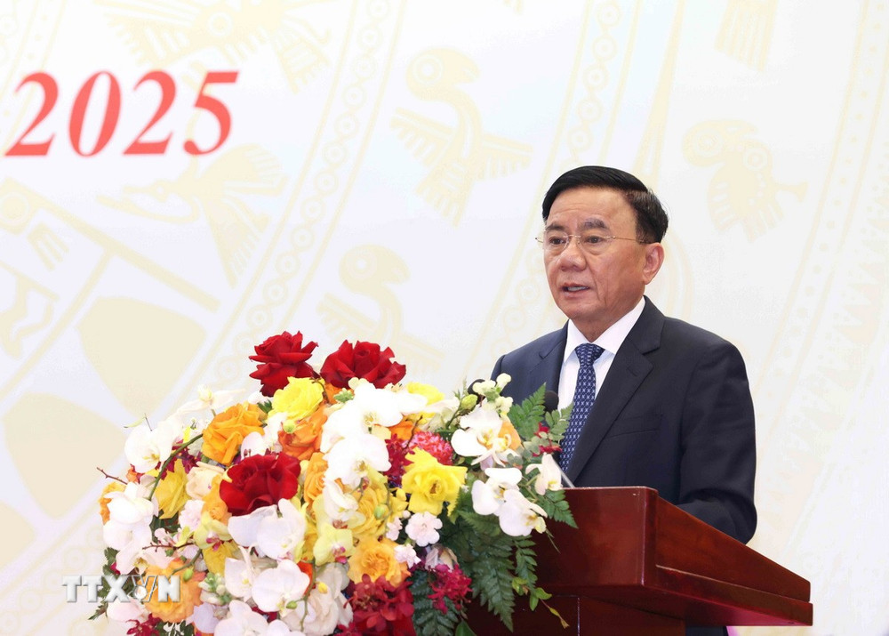 Thường trực Ban Bí thư, Chủ nhiệm Ủy ban Kiểm tra Trung ương Trần Cẩm Tú phát biểu tại hội nghị. Ảnh: TTXVN.