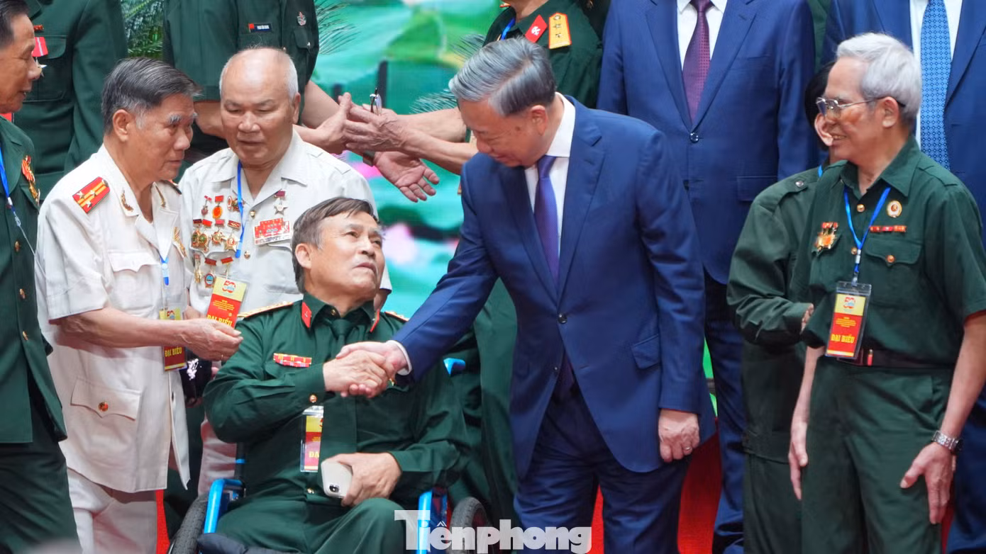 Tổng Bí thư Tô Lâm với các đại biểu dự buổi gặp mặt. Ảnh: Trọng Quân. Tổng Bí thư Tô Lâm với các đại biểu dự buổi gặp mặt. Ảnh: Trọng Quân.