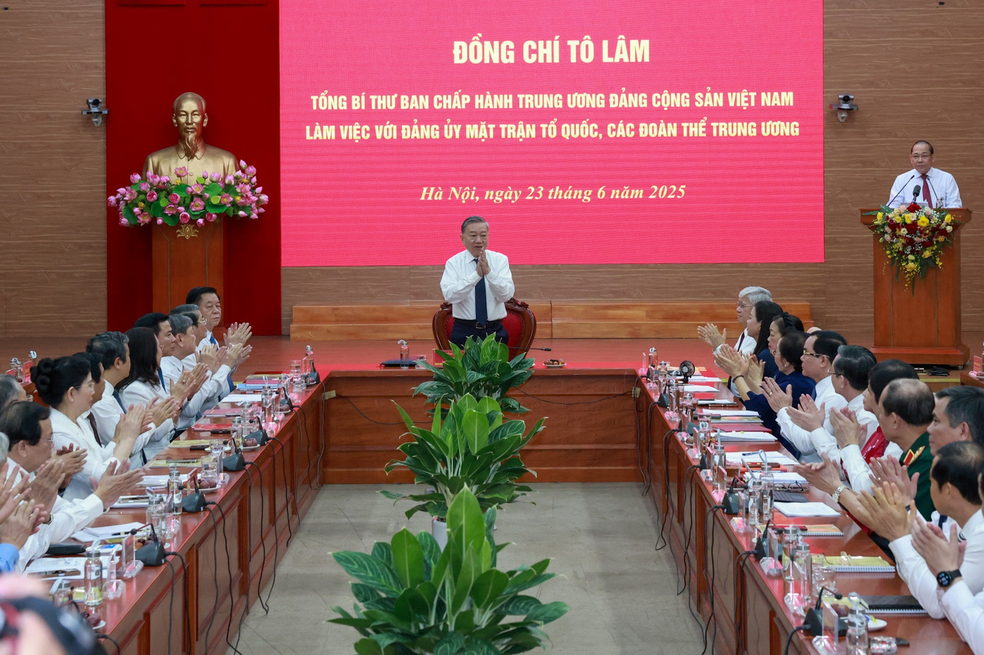 Tổng Bí thư Tô Lâm làm việc với Đảng ủy MTTQ, các đoàn thể Trung ương. Ảnh: N.Hải. Tổng Bí thư Tô Lâm làm việc với Đảng ủy MTTQ, các đoàn thể Trung ương. Ảnh: N.Hải.