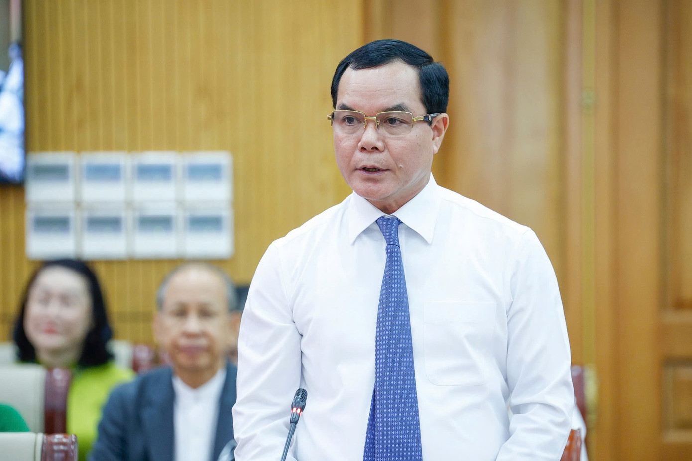 Các đại biểu phát biểu ý kiến tại buổi làm việc. Ảnh: N.Hải.