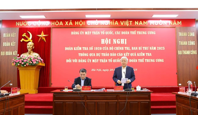 Bí thư Đảng ủy MTTQ, các đoàn thể Trung ương, Chủ tịch Ủy ban Trung ương MTTQ Việt Nam Đỗ Văn Chiến phát biểu tại hội nghị. Ảnh: Thế Quảng. Bí thư Đảng ủy MTTQ, các đoàn thể Trung ương, Chủ tịch Ủy ban Trung ương MTTQ Việt Nam Đỗ Văn Chiến phát biểu tại hội nghị. Ảnh: Thế Quảng.